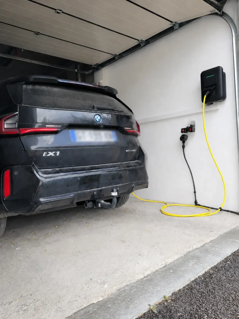 Installation d'une borne de recharge électrique à Gap, dans les Hautes-Alpes